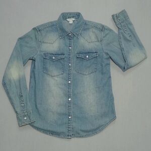 Garnet Hill Light Blue Denim Shirt Pearl snaps. Xl